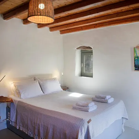 Under The Linden Tree Tinos Guest House Koumaros Exterior photo