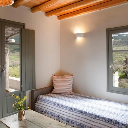 Under The Linden Tree Tinos Guest House Koumaros Exterior photo