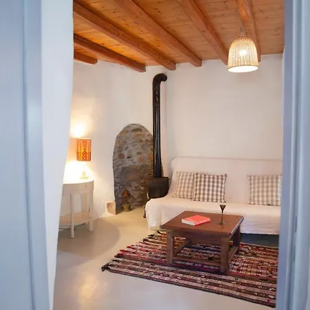 Under The Linden Tree Tinos Guest House Koumaros Exterior photo