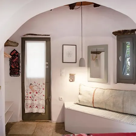 Under The Linden Tree Tinos Guest House Koumaros Exterior photo