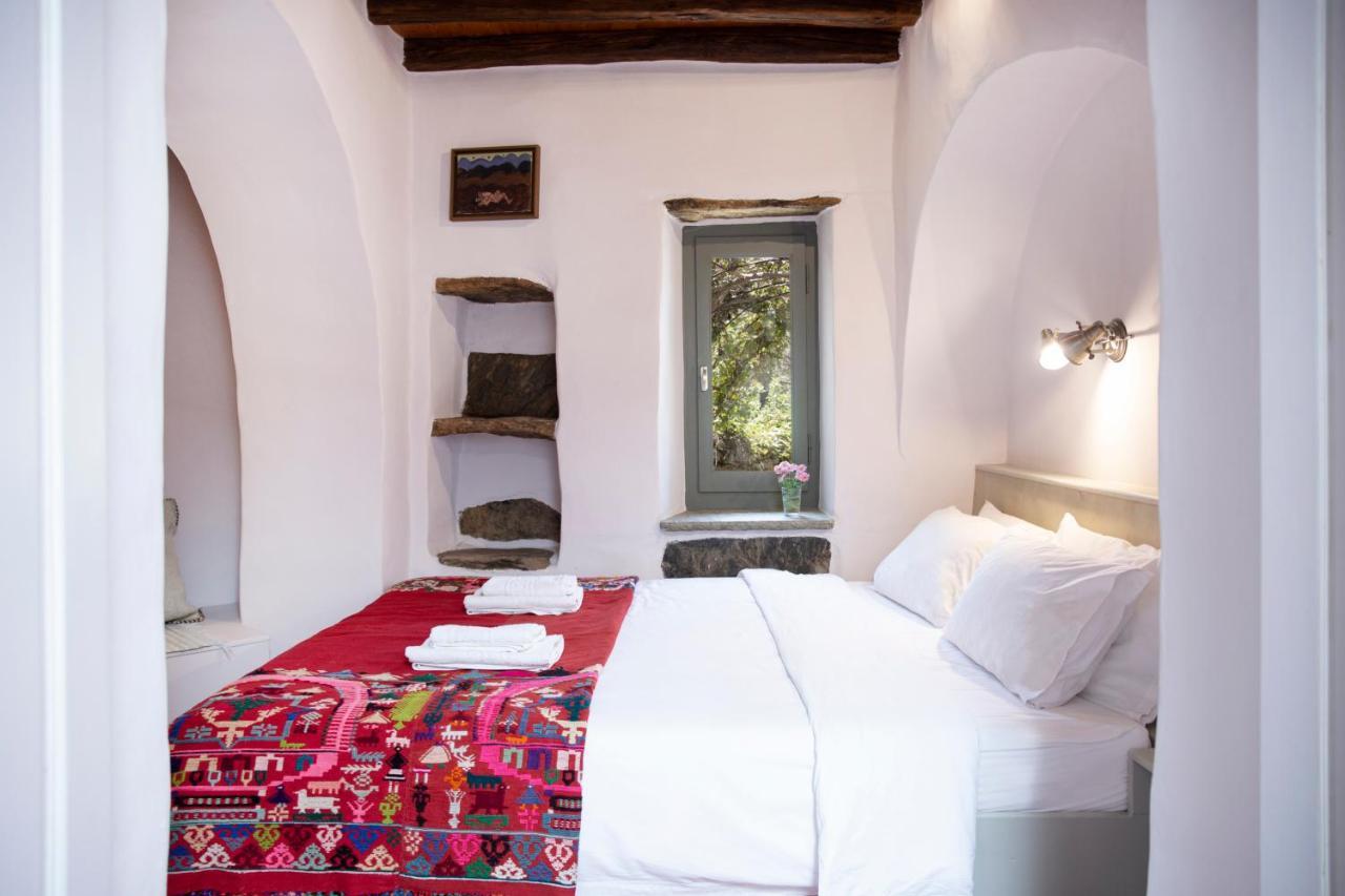 Under The Linden Tree Tinos Country house Koumaros