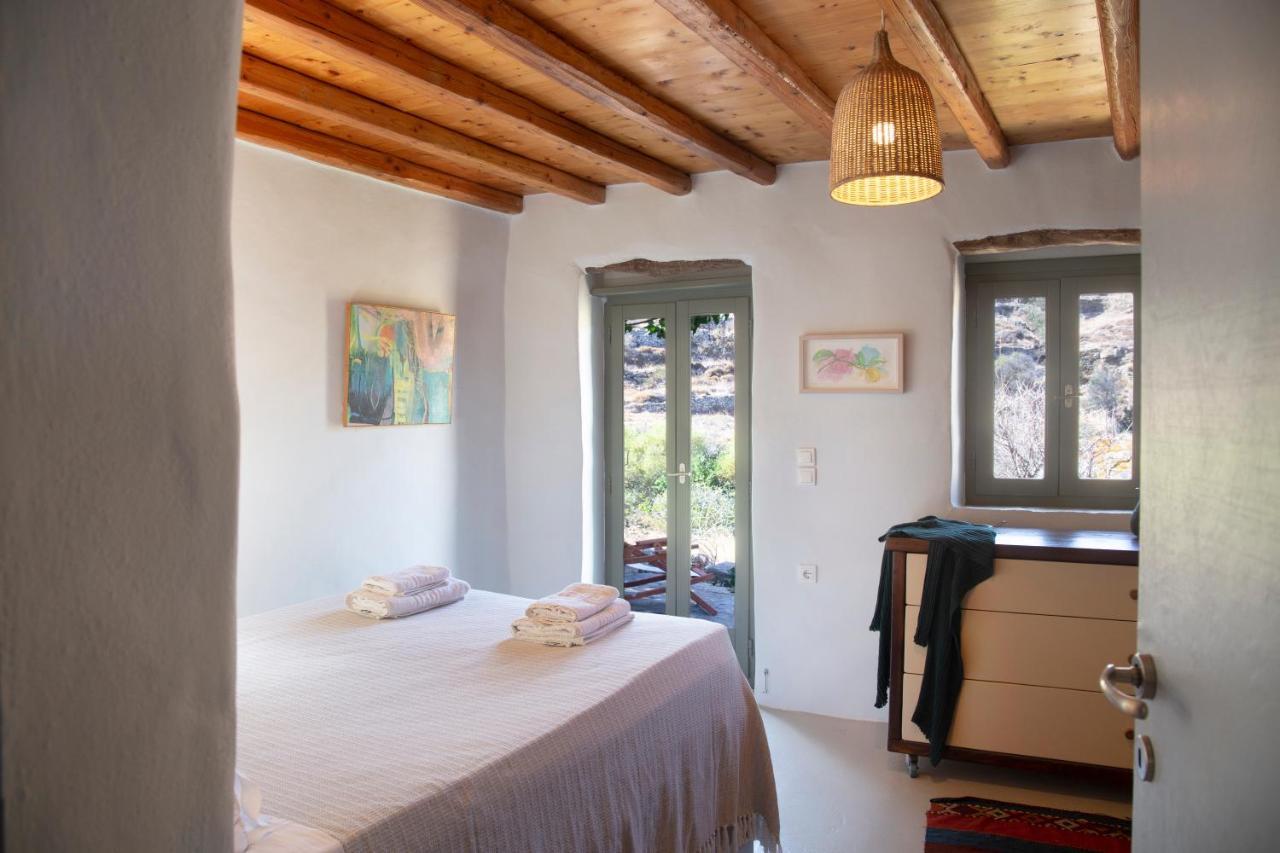 Under The Linden Tree Tinos Country house